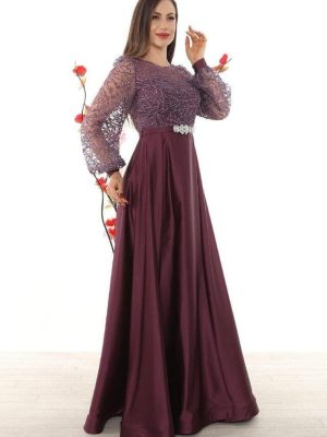 Robe de soirée violette manches longues en vente en boutique chez Keya Mariage et sur le site internet