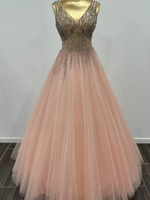 Robe de princesse à buste strass chez Keya mariage Mulhouse
