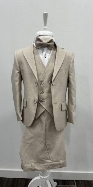 Costume enfant beige chez Keya Mariage Mulhouse
