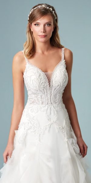 Robe de mariée froufrou chez Keya mariage Mulhouse