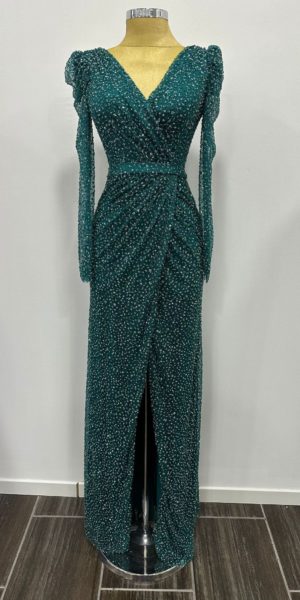 Robe de soirée à manches longues à strass chez Keya mariage Mulhouse