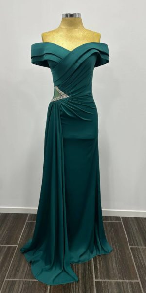 Robe de soirée asymétrique à col bateau chez KEYA Mariage Mulhouse