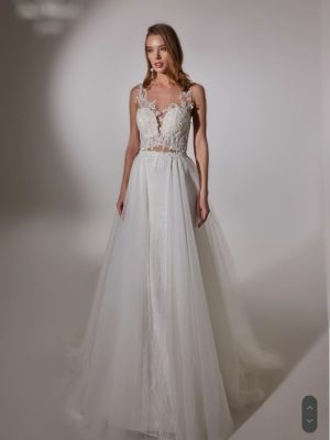 Robe de mariée sirène avec une surjupe en tulle chez Keya Mariage Mulhouse