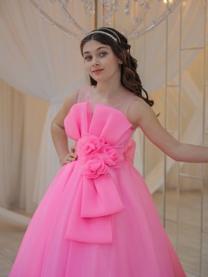 Robe princesse enfant rose Barbie chez Keya mariage Mulhouse
