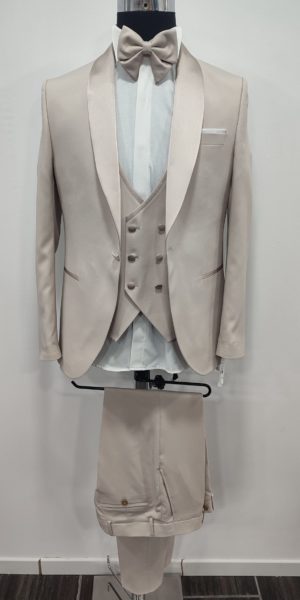 Costume homme col satiné chez Keya mariage Mulhouse