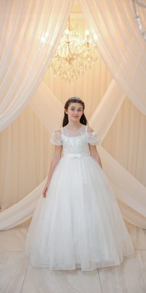 Robe princesse enfant à manches col bateau chez Keya mariage Mulhouse