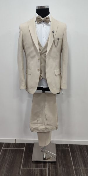 Costume homme beige très clair chez Keya mariage Mulhouse