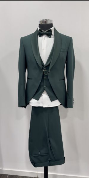 Costume homme vert col satin chez Keya mariage Mulhouse