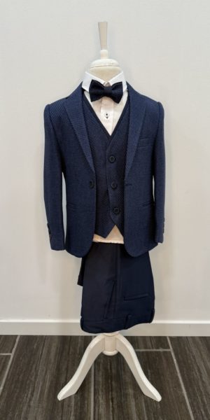 Costume enfant bleu marine chez Keya Mariage Mulhouse