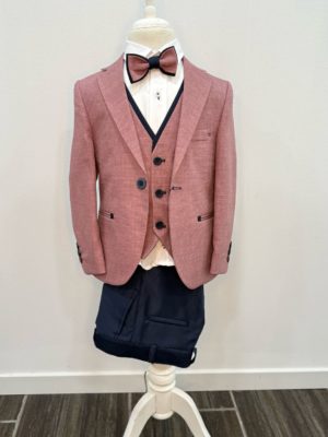 Costume enfant dépareillé rose chez Keya mariage Mulhouse