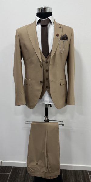 Costume homme camel chez Keya Mariage Mulhouse