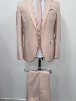 Costume homme rose clair chez Keya mariage Mulhouse