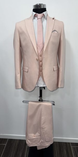 Costume homme rose clair chez Keya mariage Mulhouse