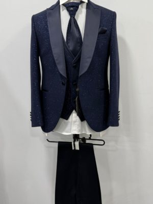 Costume homme bleu brillant chez Keya mariage Mulhouse