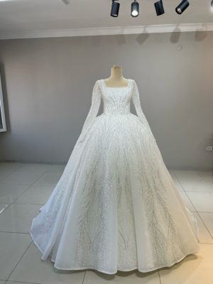 Robe de mariée sur mesures Ebru chez Keya mariage Mulhouse