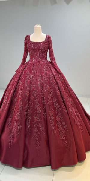 Robe de princesse bordo sur mesure Birgul