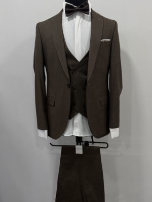 Costume homme marron chez Keya Mariage Mulhouse