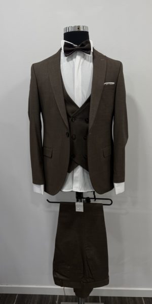 Costume homme marron chez Keya Mariage Mulhouse