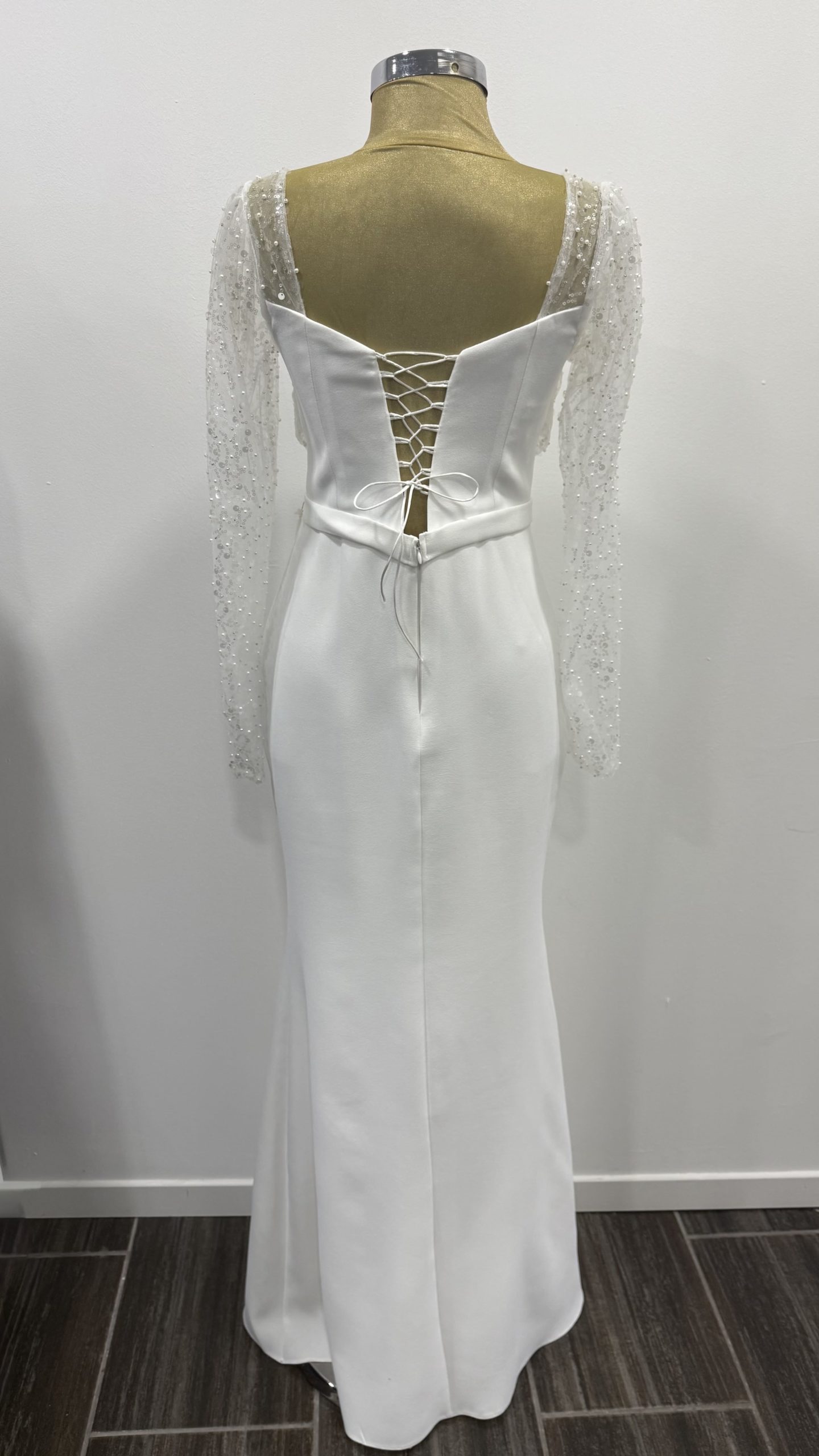 Robe blanche avec manches chez Keya mariage Mulhouse
