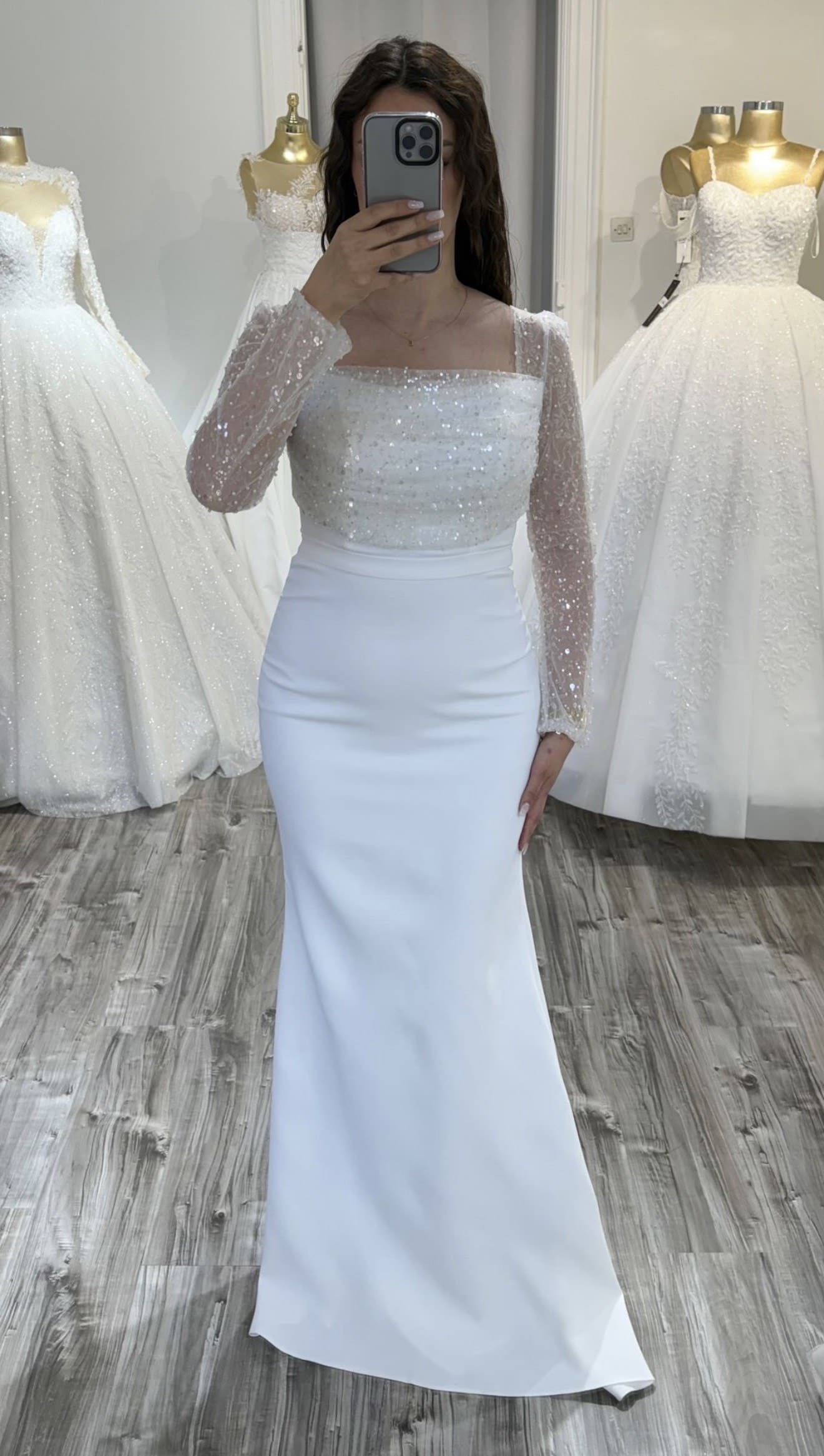 Robe blanche avec manches chez Keya mariage Mulhouse