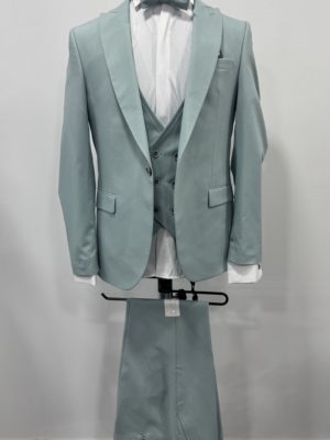 Costume vert pastel chez Keya mariage Mulhouse