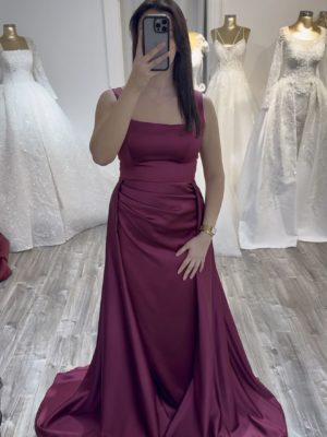 Robe de soirée satin col carré chez Keya Mariage Mulhouse (13)