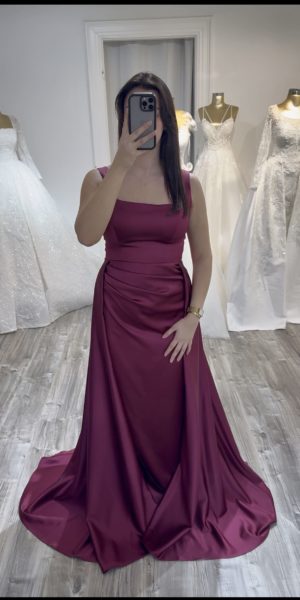 Robe de soirée satin col carré chez Keya Mariage Mulhouse (13)