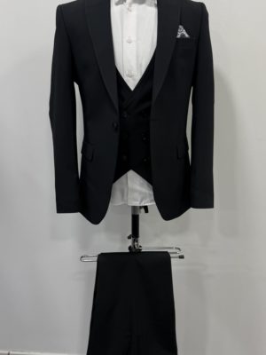 Costume homme noir chez Keya Mariage Mulhouse