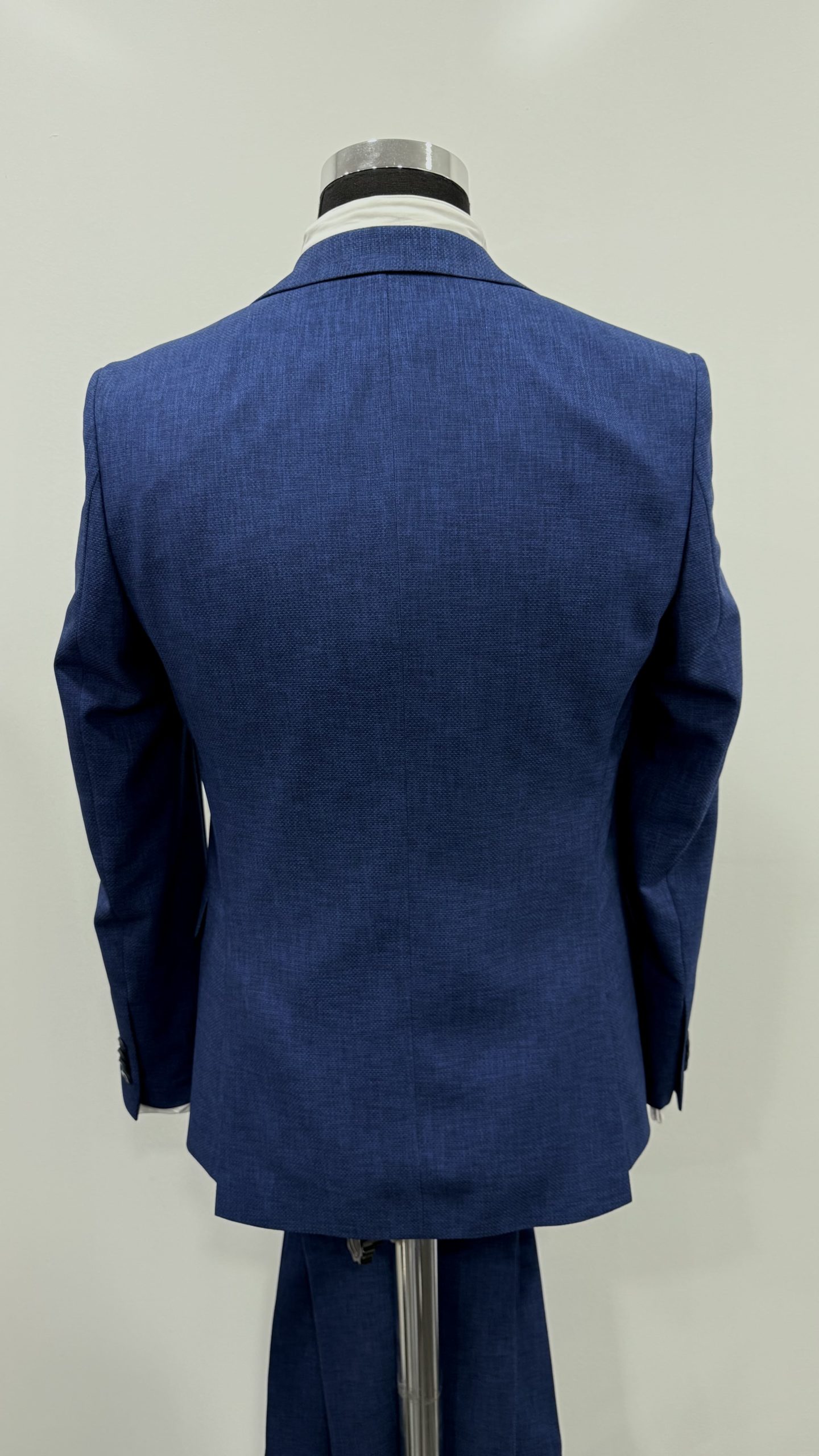 Costume homme père et fils bleu roi chez Keya Mariage Mulhouse 1