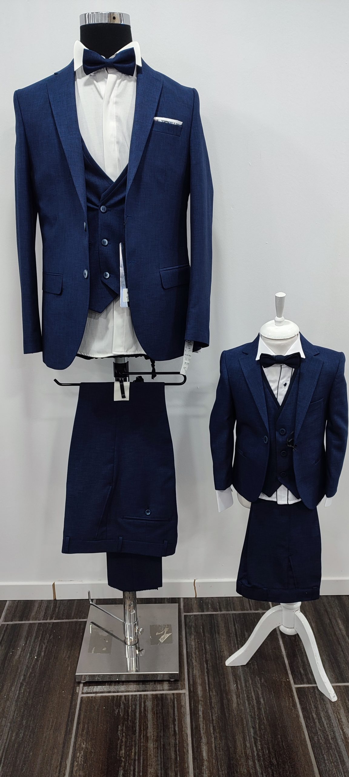 Costume homme père et fils bleu roi chez Keya mariage Mulhouse