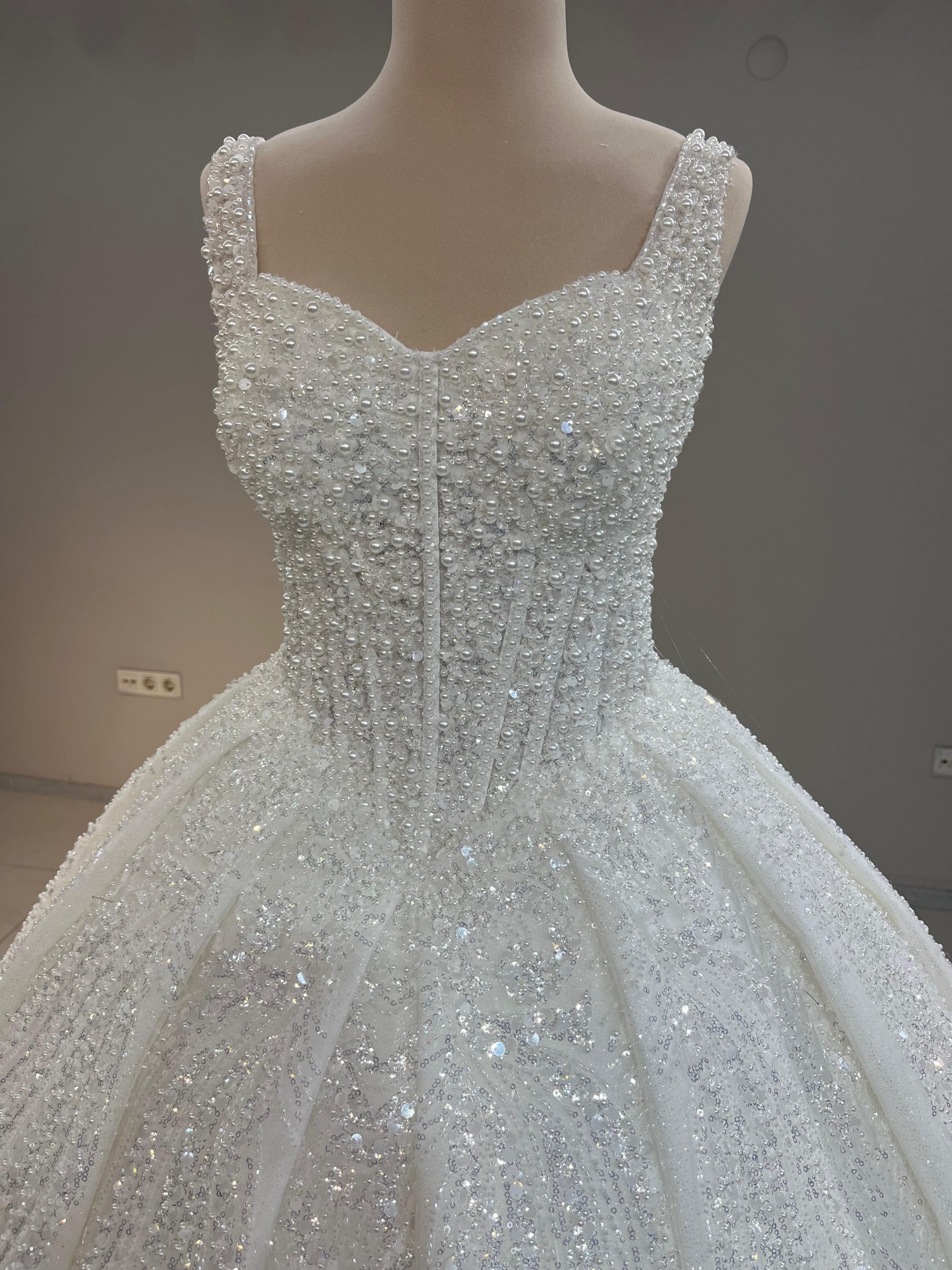 Robe de mariée Princesse Scintillante - La Majestueuse chez Keya mariage Mulhouse