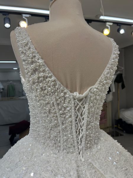 Robe de mariée Princesse Scintillante - La Majestueuse – Image 3