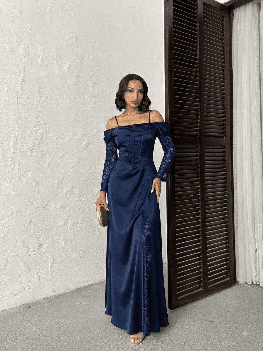 Robe de soirée satinée longue bleu marine avec corset et dentelle